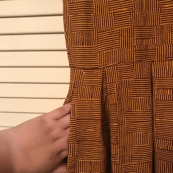 🌟SOLD🌟LuLaRoe Amelia - Picture 5 of 7